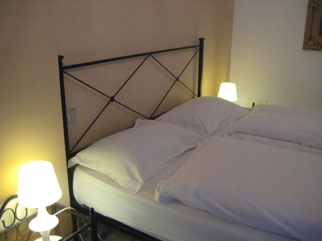 玛格丽塔别墅酒店 Lake Maggiore 客房 照片